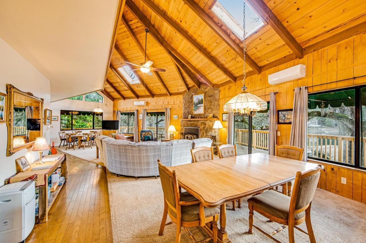Luring Lakefront Landing غروفلاند المظهر الخارجي الصورة